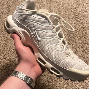 WHITE Nike Air Max Plus
